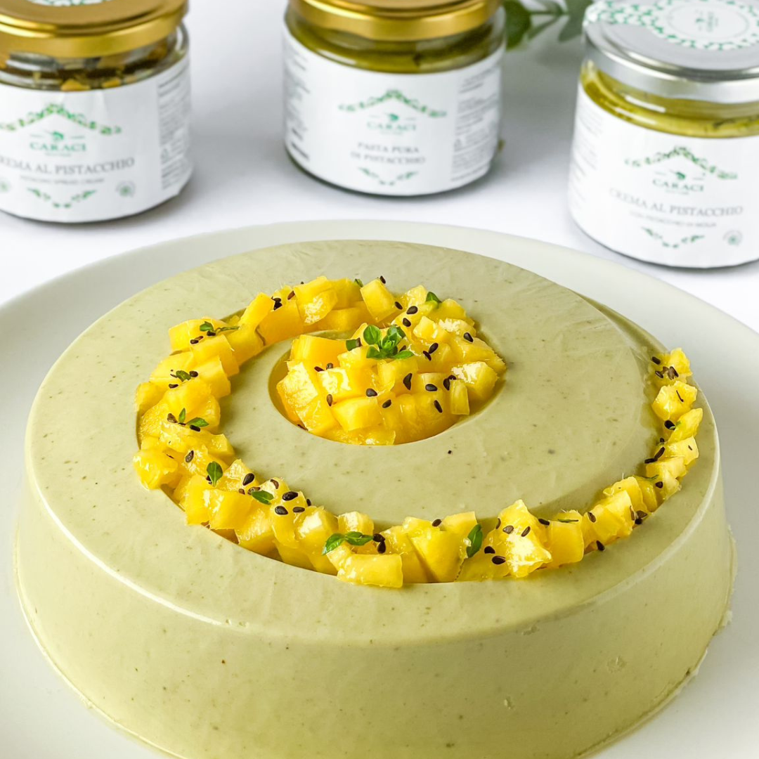 Dolce morbido al pistacchio e frutta esotica