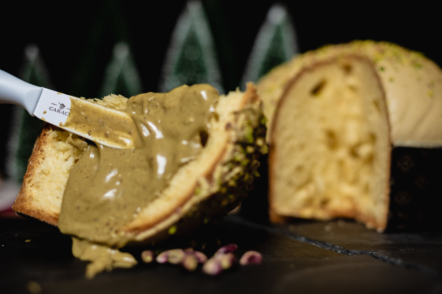 Box Regalo di Natale con Panettone al Pistacchio Liquore al Pistacchio Busta Regalo e Biglietto