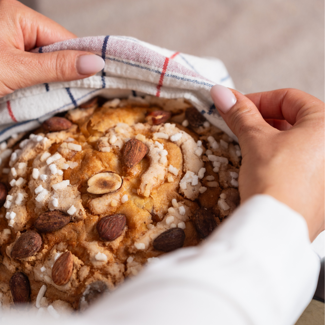 Panettone con Canditi e Uvetta