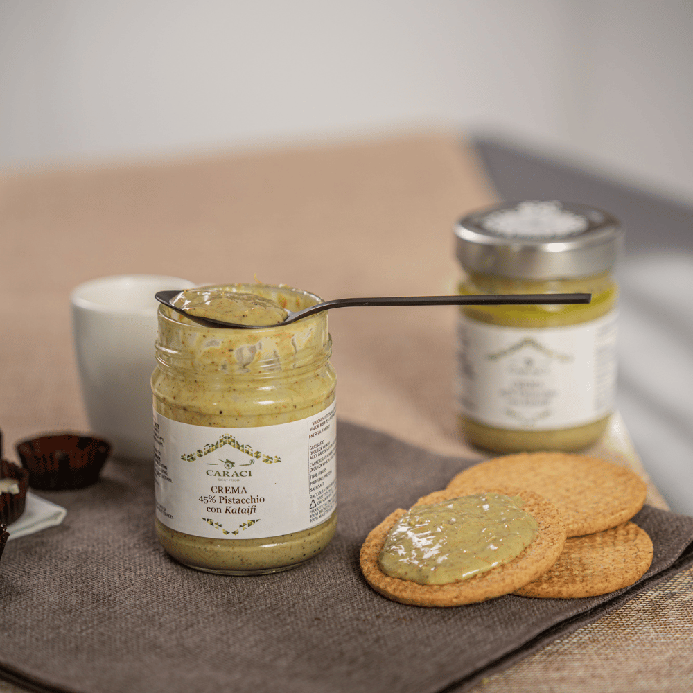Pistaziencreme mit Schokoladentropfen