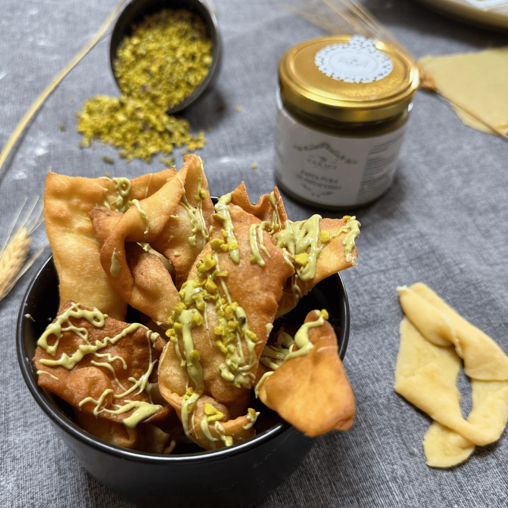 Chiacchiere Siciliane di Carnevale al Pistacchio