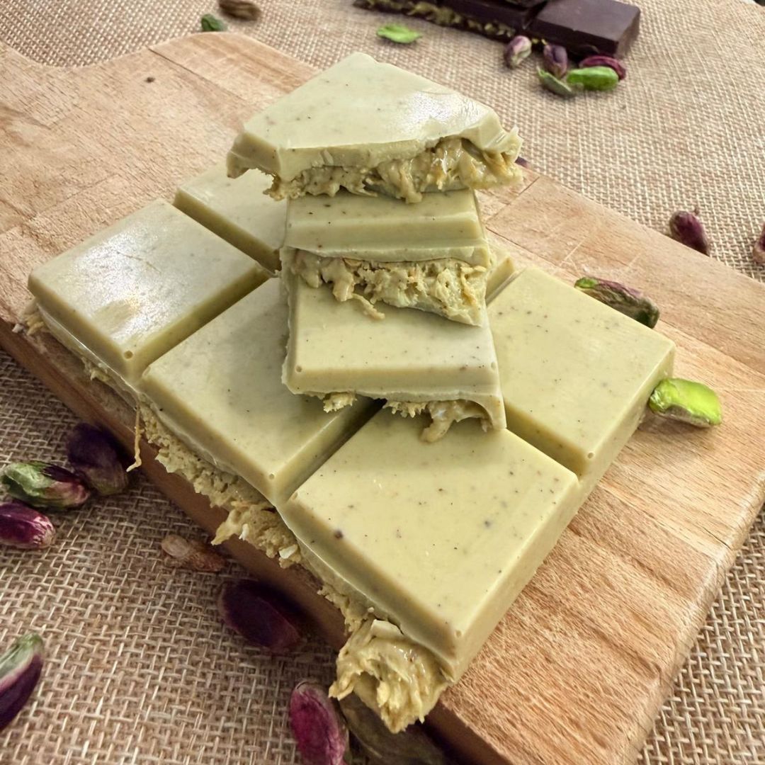 Barretta al Pistacchio ripiena di Dubai Chocolate - 100gr 🎁 in regalo!
