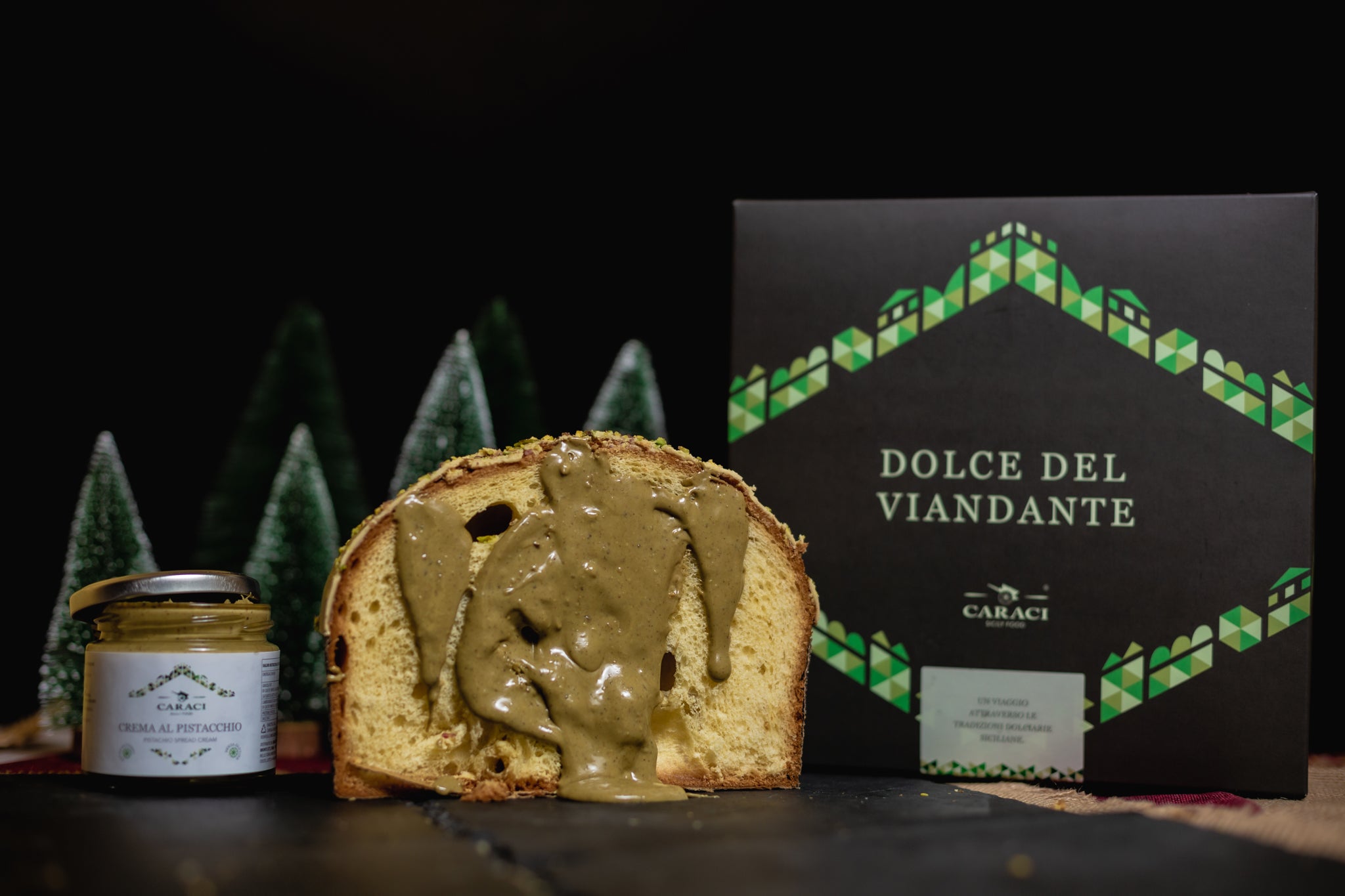 Box Regalo di Natale con Panettone al Pistacchio Liquore al Pistacchio Busta Regalo e Biglietto